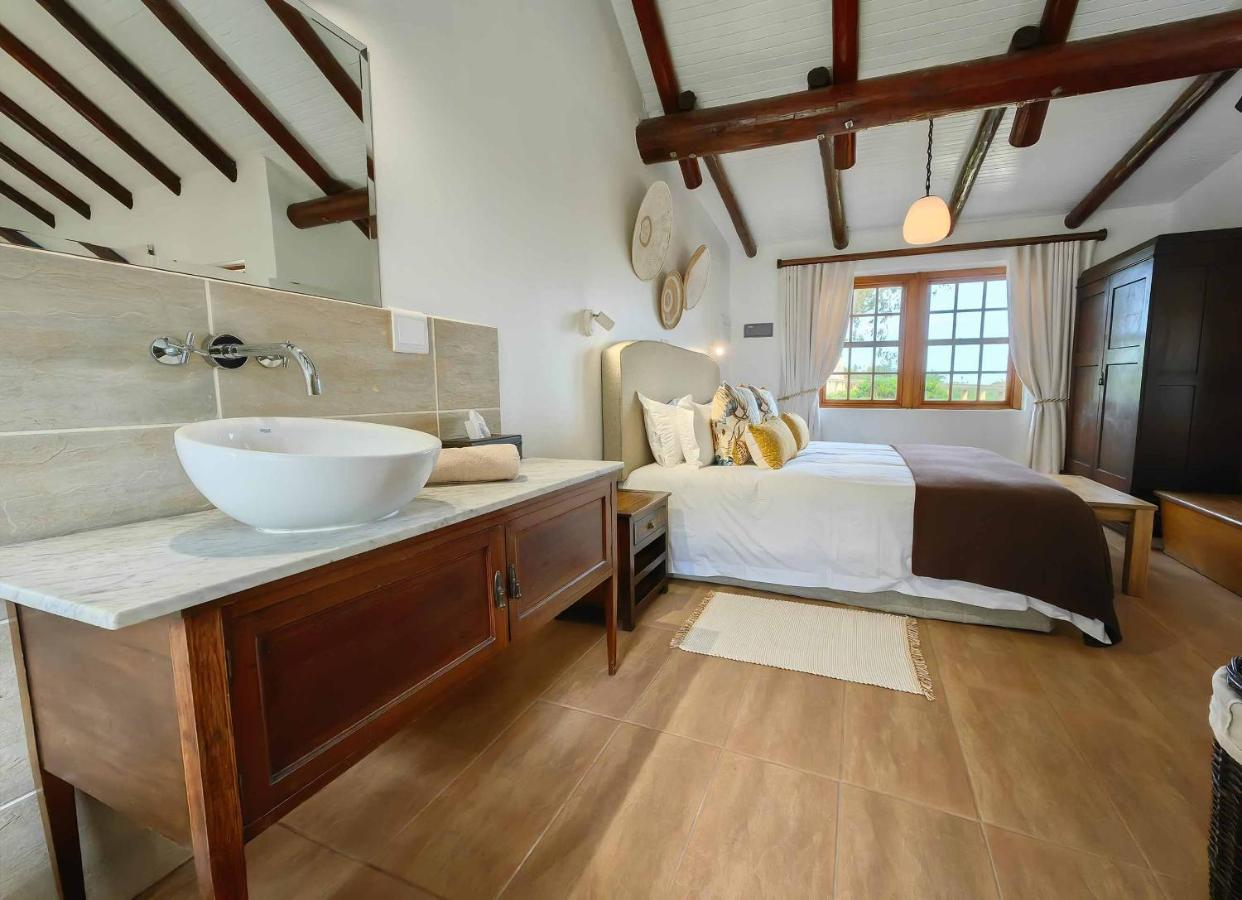 Oyster Bay Lodge Экстерьер фото